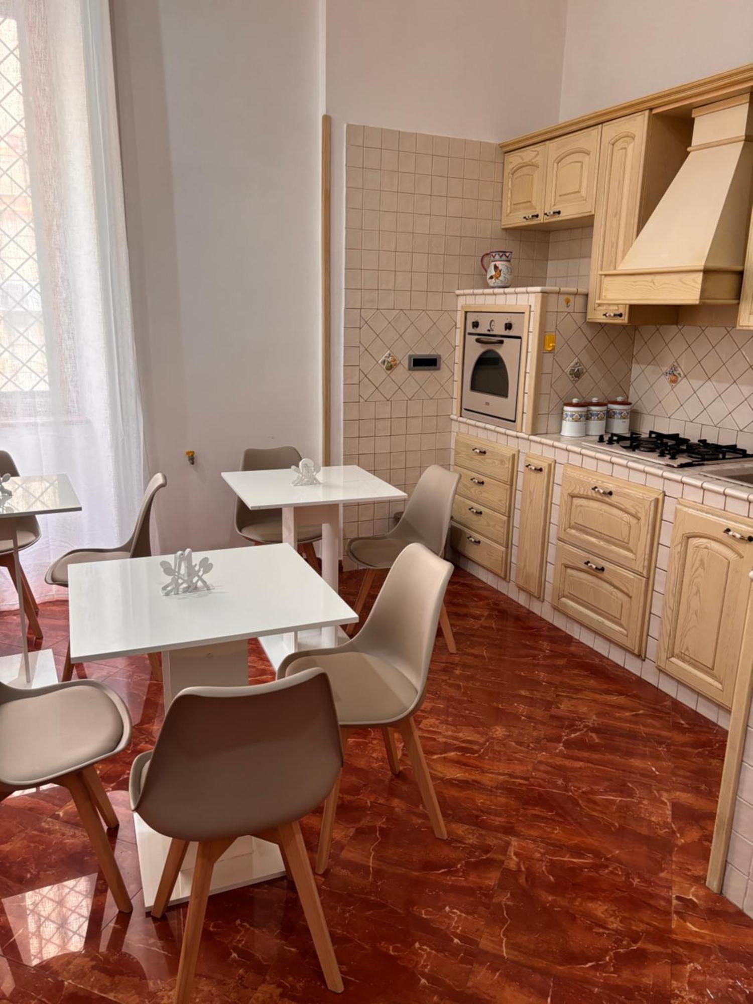 La Tela Di Elena Hotel Napoli Bagian luar foto