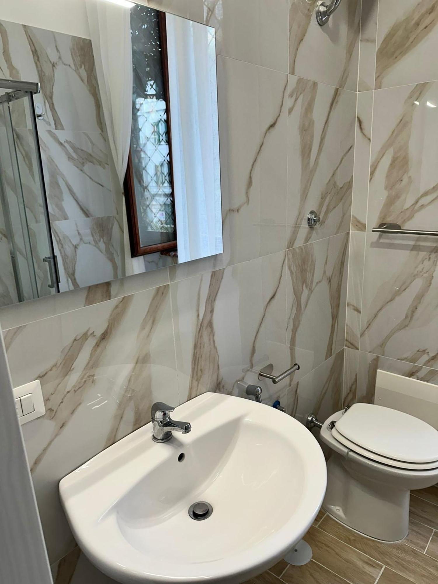 La Tela Di Elena Hotel Napoli Bagian luar foto
