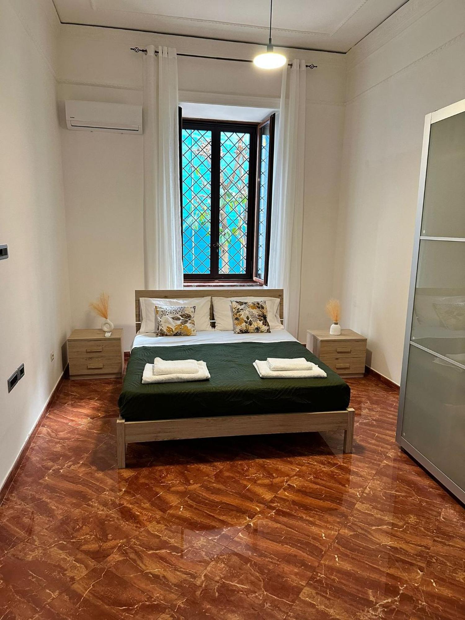 La Tela Di Elena Hotel Napoli Bagian luar foto