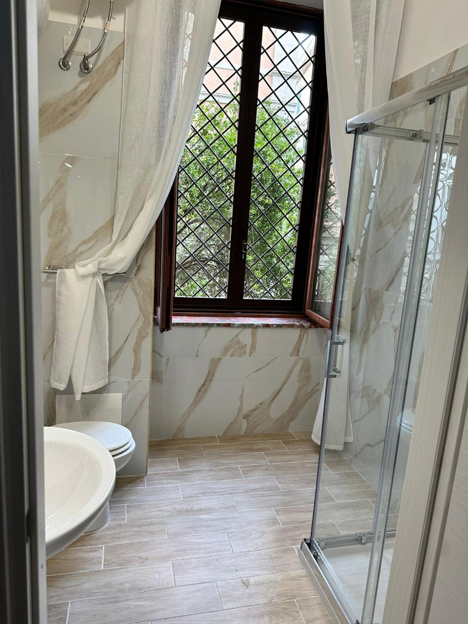 La Tela Di Elena Hotel Napoli Bagian luar foto